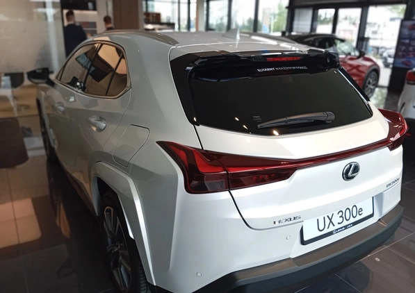 Lexus UX cena 253000 przebieg: 1, rok produkcji 2023 z Wołomin małe 137